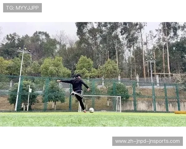 足球训练中的全方位技能训练与提升 足球训练中的全方位技能训练与提升